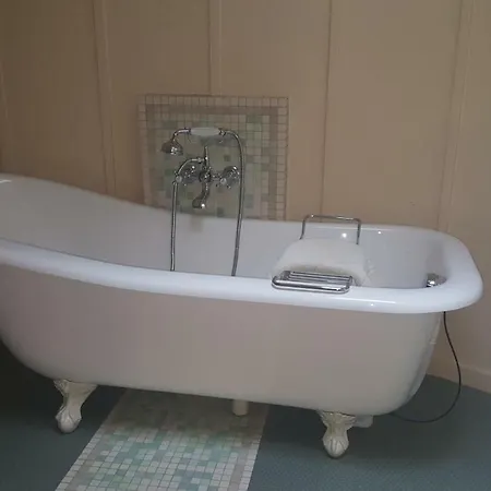 Chambres D'hotes Loire-charmilles Bed & Breakfast