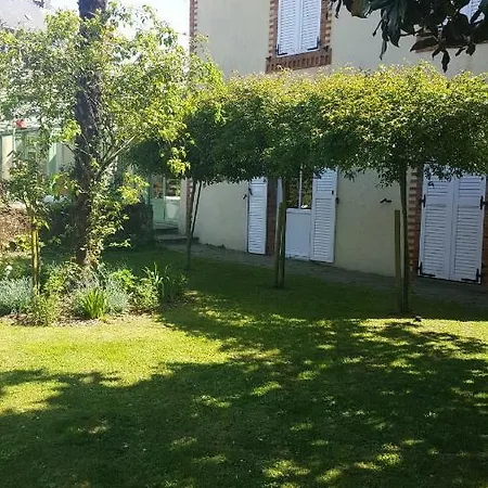 Chambres D'hotes Loire-charmilles Bed & Breakfast